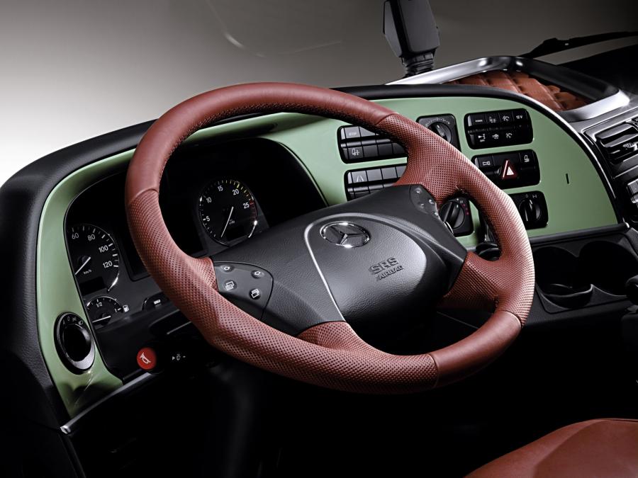  Mercedes-Benz Actros Trust Edition Concept 2008 года  (фото 5 из 6)